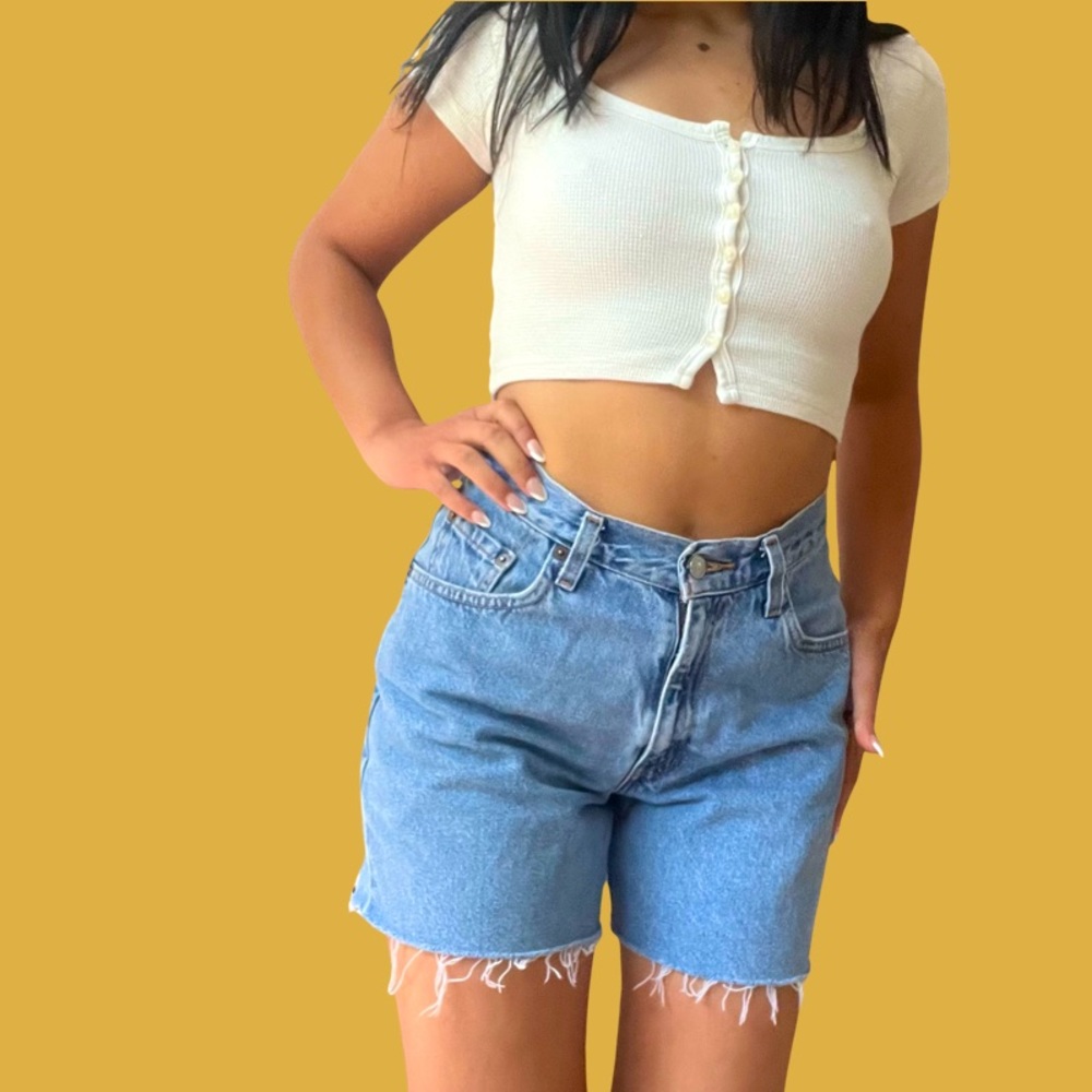 LEVIS Mom jean shorts